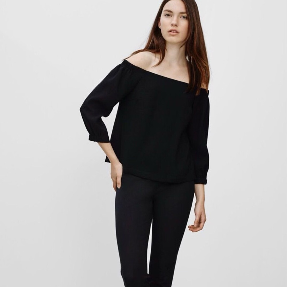 Host Pick!! NWT Aritzia babaton black crepe rodrigo cold shoulder blouse xxs